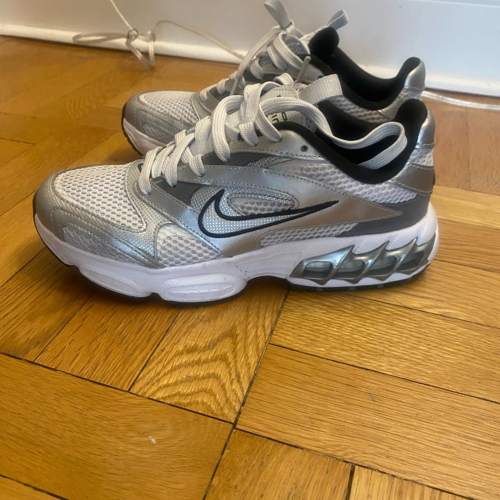Nike Kids Silver and Black Sneakers